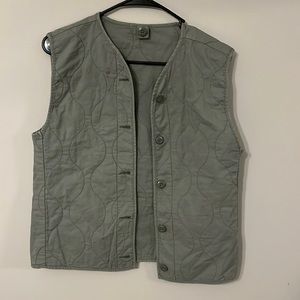 Women’s vest.